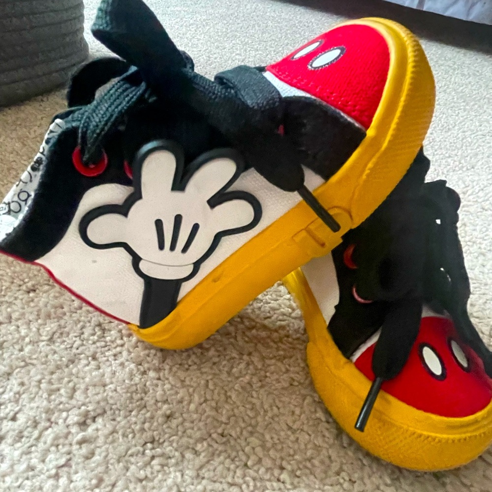 High top Mickey Mouse 5c toddler shoes